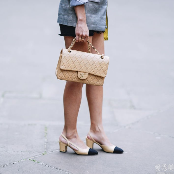 ������һ������ʱ����CHANEL��5���Ьÿһ�γ��ֶ�������עĿ