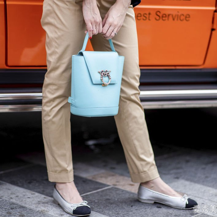 ������һ������ʱ����CHANEL��5���Ьÿһ�γ��ֶ�������עĿ