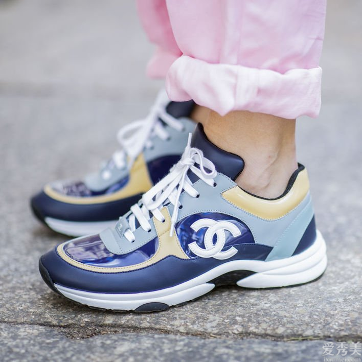 ������һ������ʱ����CHANEL��5���Ьÿһ�γ��ֶ�������עĿ