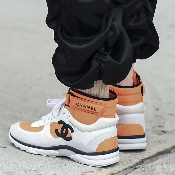 ������һ������ʱ����CHANEL��5���Ьÿһ�γ��ֶ�������עĿ