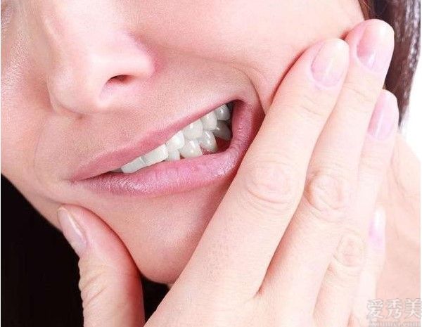 年龄大过牙齿会掉光吗?哪些方面会导致牙周炎?要留意牙齿护理