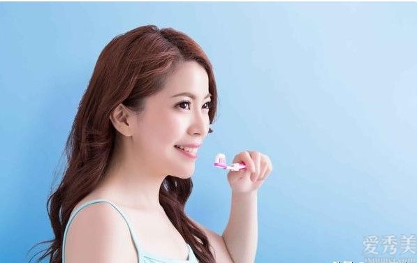 年龄大过牙齿会掉光吗?哪些方面会导致牙周炎?要留意牙齿护理