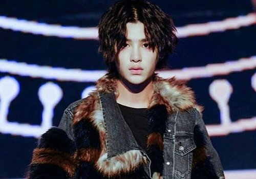 剪短发的男士烫发添了锡纸烫如虎添翼 男生烫发种类出新招你怎么看