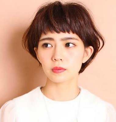 直刘海如何露出眉毛 女生露出眉毛的齐刘海发型图片