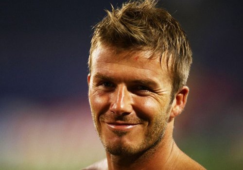 �Դ�ͷ�鷢Ϊ�׵�����Ī���ɶ̷������� һ���˻���hold��ס��