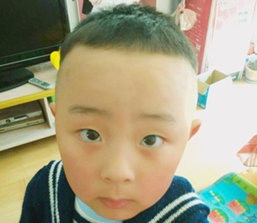 ��Ӥ����ʲô������ʱ�� ����һ��С�к���������˧��ֵ