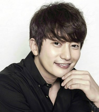 男生鬓角剪短显得脸大吗 脸大颧骨凸男生发型