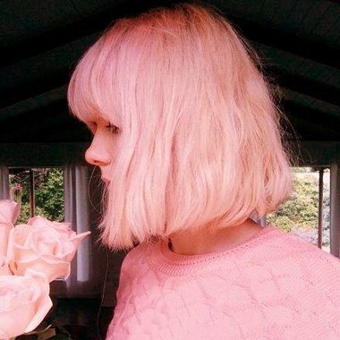 粉色头发掉色快吗 染粉色头发多久会褪色