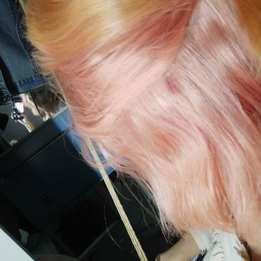 粉色头发掉色快吗 染粉色头发多久会褪色
