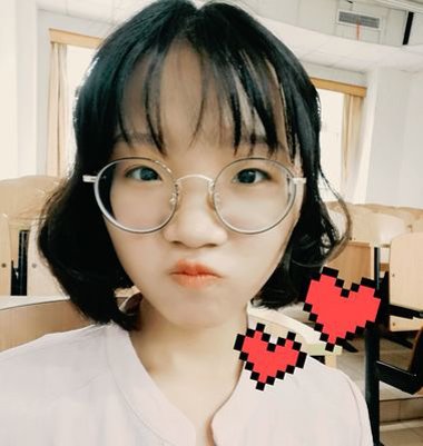 �ÿ������ʵ�Ů���ᷢ ��Բ������Ԫ����ͼƬ