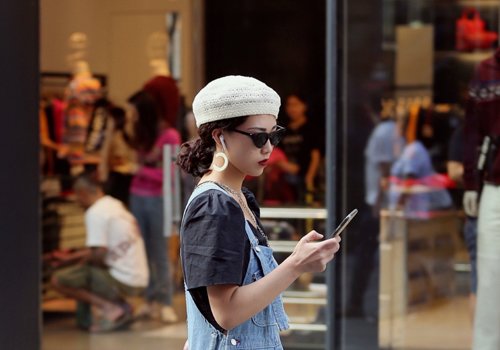 һ����Ů���̺ü��׵ͷ��� 2023�ֲе�MM�ػ����г����̷����