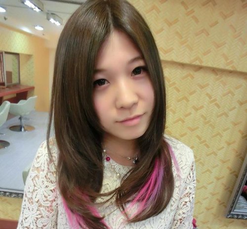 2023最火挑染头发图片 想染一个显白但是也不是很浅的发色