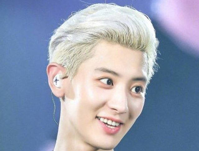 唐一菲撞脸朴灿烈,其实是短发的锅,长发唐一菲就是美女一枚