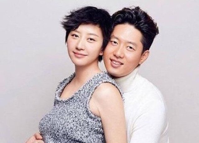 唐一菲撞脸朴灿烈,其实是短发的锅,长发唐一菲就是美女一枚