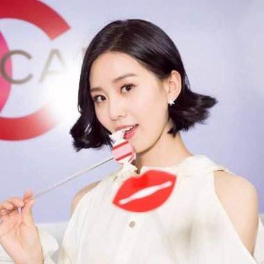 头发粗硬厚适合短发吗 女生头发粗硬适合的短发