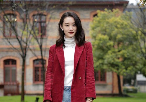 今年女生三七分齐肩发烫内扣淑女又时髦 女生最新中发设计