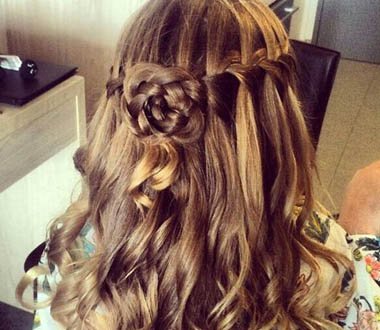 同心结新娘发型图片 四股头发编织同心结