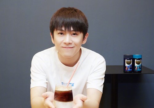 2023男生流行齐刘海短发设计 长脸大脸男生最爱的刘海短发发型