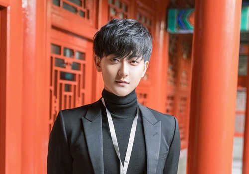 2023男生流行齐刘海短发设计 长脸大脸男生最爱的刘海短发发型