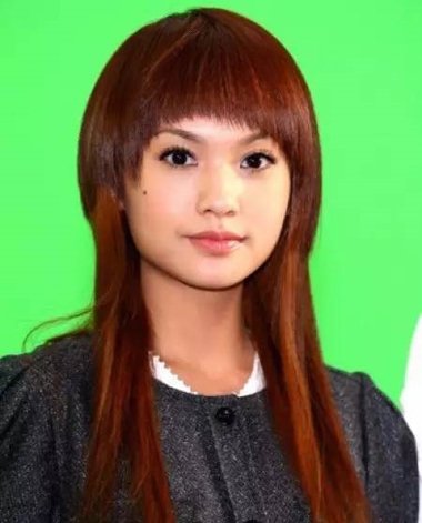 头发两边没有后面长要做什么发型 发型后面怎么弄好看