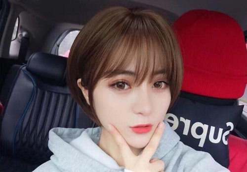 女生包包头以全新面貌卷土重来 不受年龄限制的包包头更吸睛