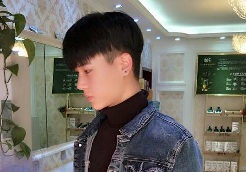 男生流行两边剃掉短发发型 不同年龄的男生适合不同的剃两边短发
