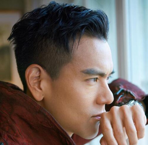 男生流行两边剃掉短发发型 不同年龄的男生适合不同的剃两边短发