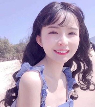 发型对于一个人的形象来说确实非常重要 最潮女生发型这样梳