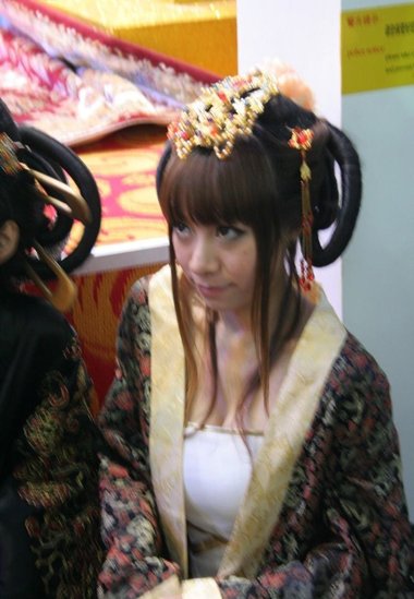 古代圆髻盘发 最简单的女子盘发