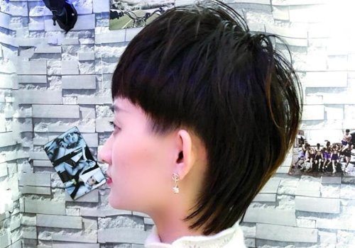 女生中性剃鬓角短发好打理吗 看看非主流女生最潮短发就知道了