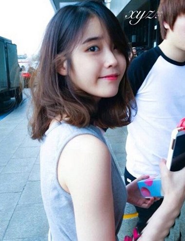 iu李智恩2023短发写真 韩星李智恩最新发型