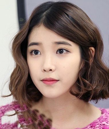 iu李智恩2023短发写真 韩星李智恩最新发型