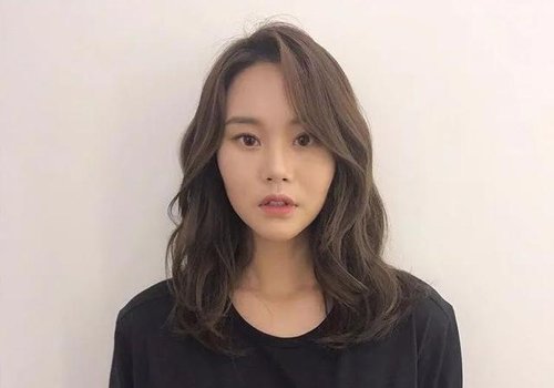 别慌,40岁女士剪发造型可堪重任 别一味追着看40岁什么发型好看了