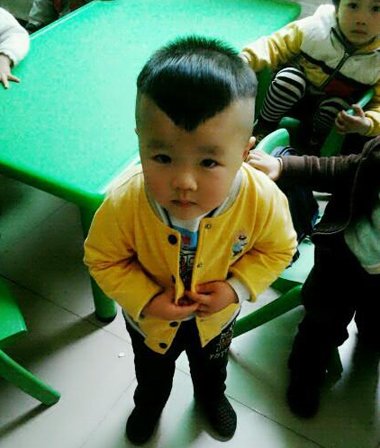 小男孩心形发型图片 小孩剪心形发型图片