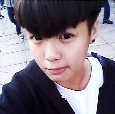 男生短发桃心刘海 精剪桃心短刘海发型