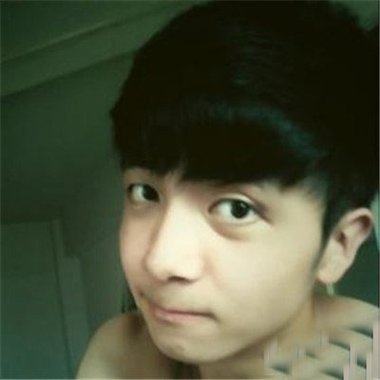 男生短发桃心刘海 精剪桃心短刘海发型