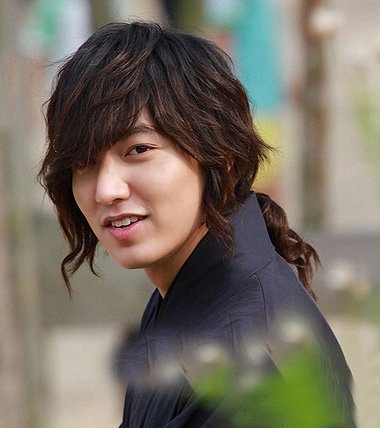 平刘海绑什么头发好看 男生平刘海发型图片