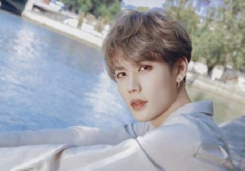 令女生大呼失策的男孩子流行发色 今年还不做流行款就不再是潮男孩儿