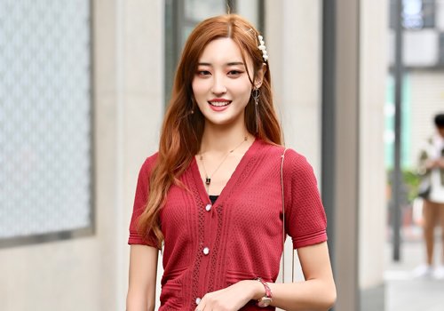 脸窄女生更适合烫卷发 偏分一下扩宽脸型比例打造高颜值美女