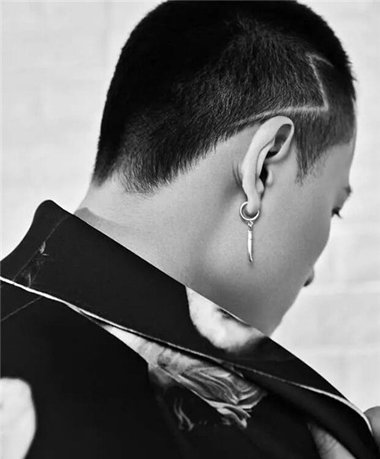 男生头发帅气线条 寸头刻痕线条多宽