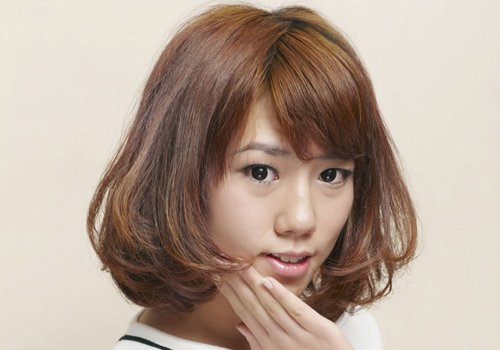 短发内扣+空气刘海能为韩式女生加几分 内扣短发适合什么刘海关键看脸型