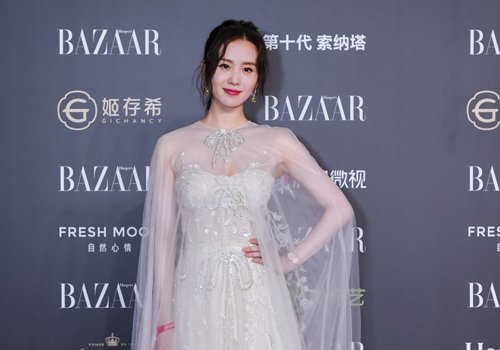 2023黑发要火,慈善夜中国女星尽黑发出席,能减龄的发型又多一倍