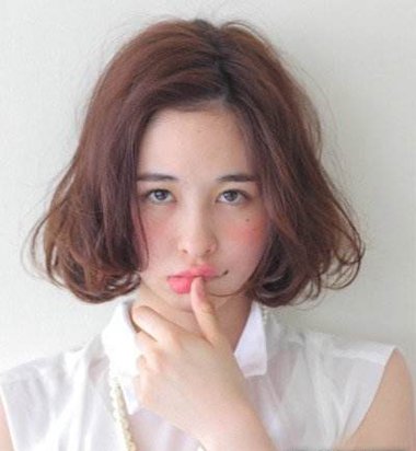 女生日系港风复古短发发型 女生港风复古波浪卷发发型