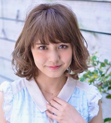 女生日系港风复古短发发型 女生港风复古波浪卷发发型