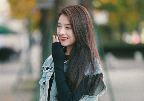 方下巴女生如何梳发变心动尖外形 连美妆区都没想到发型这么能修颜