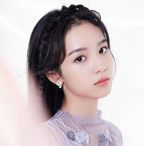 ��ŮС���±෢����Ů���� �ֲе�Ů��holdס�ı෢���