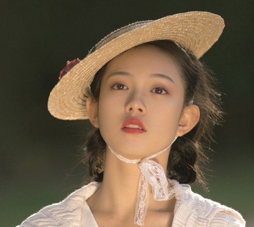 ��ŮС���±෢����Ů���� �ֲе�Ů��holdס�ı෢���