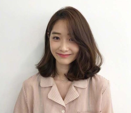 今年韩国女生热点中长卷发top6 打算玩转韩范儿轻熟时尚的你借鉴下