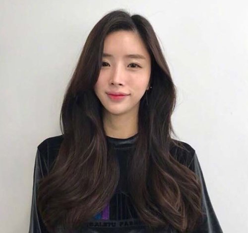 今年韩国女生热点中长卷发top6 打算玩转韩范儿轻熟时尚的你借鉴下