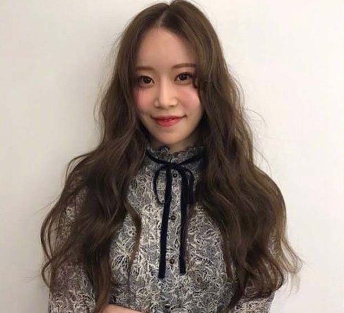 今年韩国女生热点中长卷发top6 打算玩转韩范儿轻熟时尚的你借鉴下